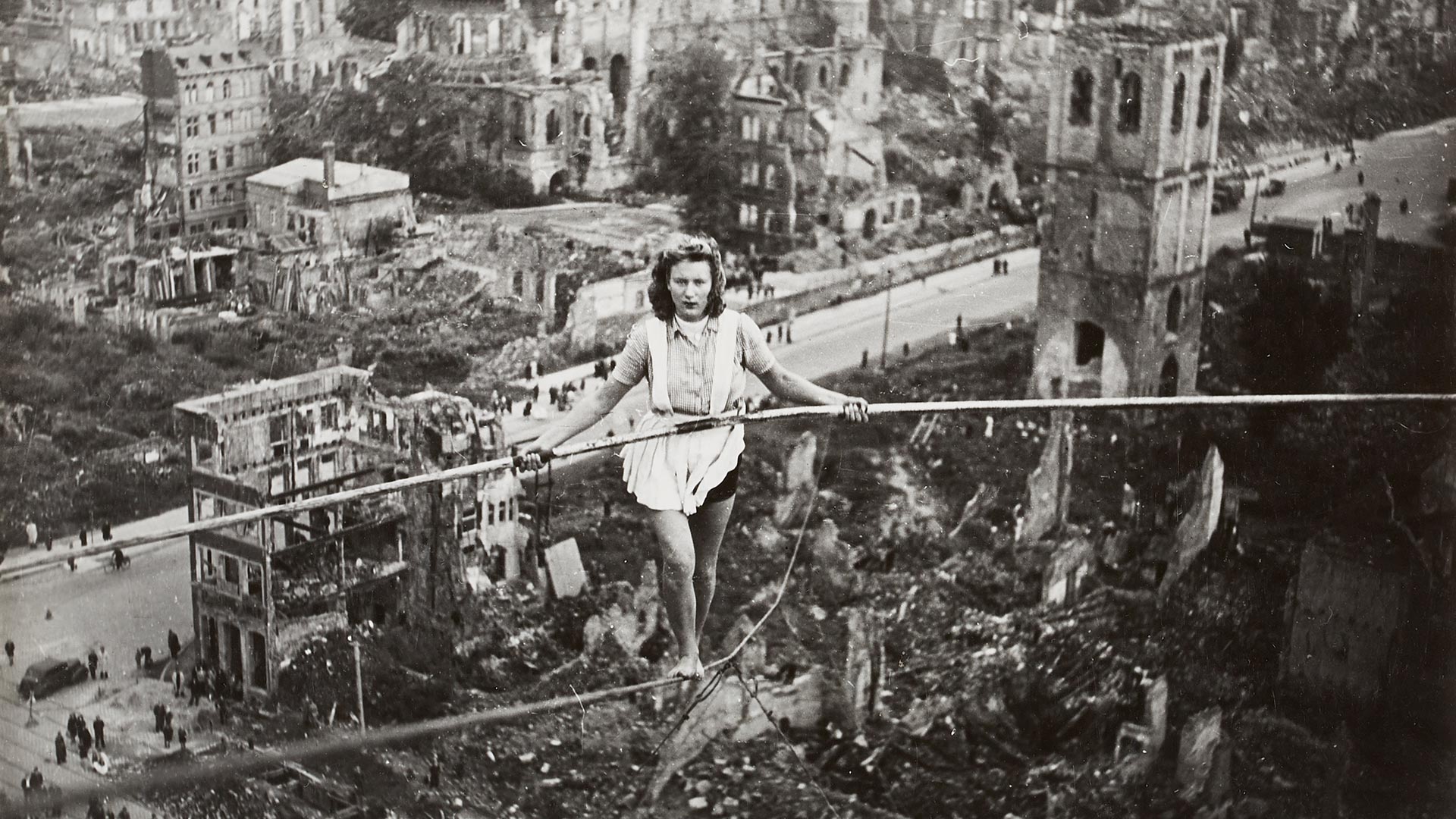 Margarethe Zimmermann above Cologne Heumarkt, 1946